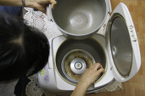 Tác hại của việc sử dụng nồi cơm điện kém chát lượng Tác hại của việc sử dụng nồi cơm điện kém chát lượng